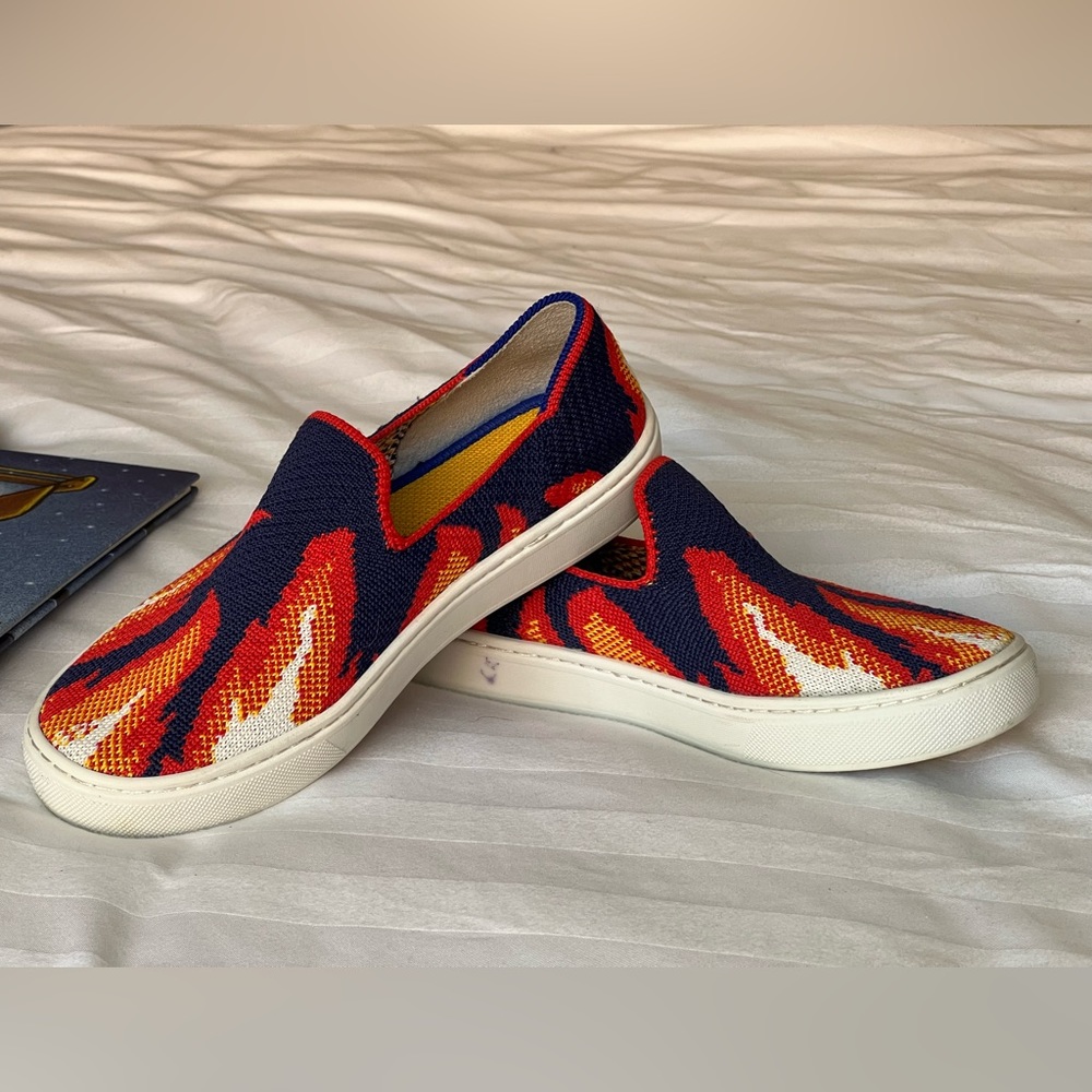 Rothy’s Kid’s size 2 slip-on flame sneakers GUC